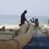 071   At the shipyard, the spars made from Indian Poona wood take shape.