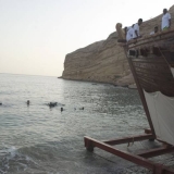 084   The divers are in the sea, all is ready for launch