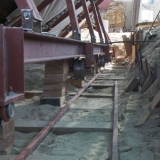 042   The rail runs right under the wheels now