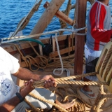 021   Ahmed al Baluchi and the crew adjust the sails