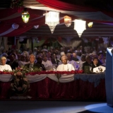045   The senior Minister thanked His Majesty Sultan Qaboos Bin Said for the gift of the Jewel