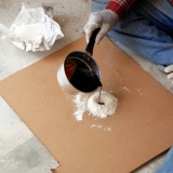 008   Mixing the putty
