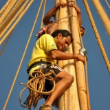 075   Said Al Tarshi and Sajid Valappil fixing the support strut to the mast