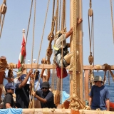 097   Sajid Valappil climbs the mast to repair the earlier reinforcements