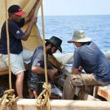 007   Tuanie Ismail , Ayaz Al Zadjali and Eric Staples restitch a sail