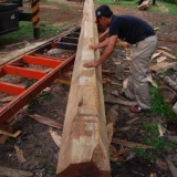 102   One mast begins to take shape