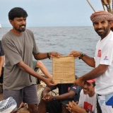060   Captain Saleh thanks Mylai Prabhakar for his valuable service aboard the Jewel of Muscat