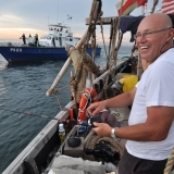 025   Mike Lithgow hooks Jewel's Malaysian escort ship PX-23