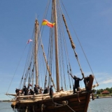 010   Jewel gets underway