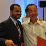 102   Sayyid Badr and Singapore Foreign Minister George Yeo after signing the transfer agreement