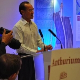 104   Foreign Minister George Yeo gives a heartfelt address to everyone involved in the Jewel of Muscat project