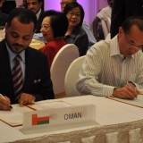 100   H.E Sayyid Badr and Foreign Minister George Yeo sign an agreement, officially gifting  Jewel to Singapore