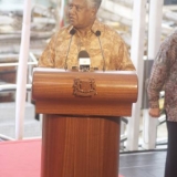 072   President Nathan makes a welcome speech